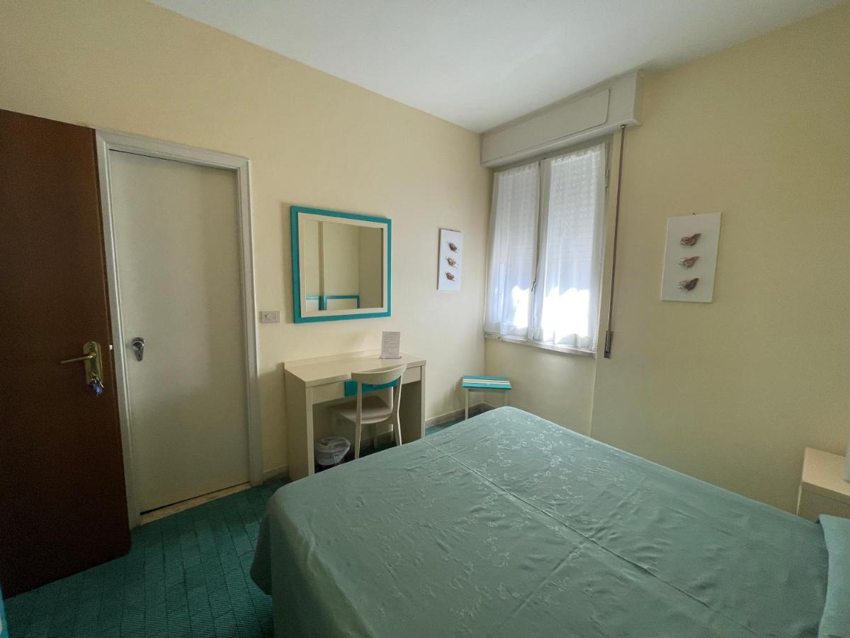 Hotel La Scogliera Кави ди Лаваня Екстериор снимка