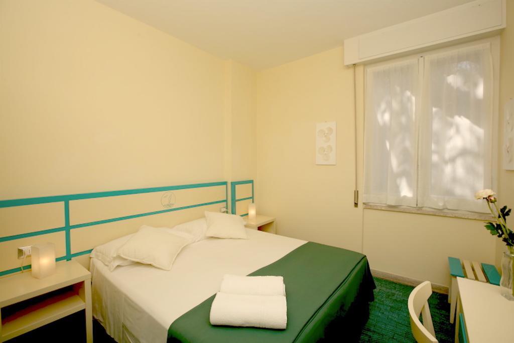 Hotel La Scogliera Кави ди Лаваня Екстериор снимка